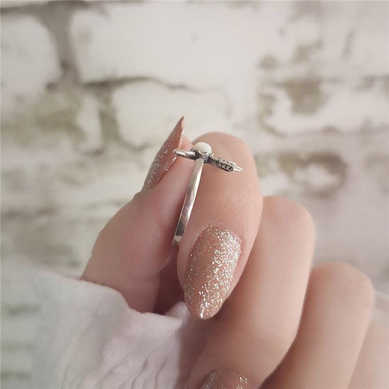 ANEL PRATA 925 2 FLECHAS CRUZADAS E PEDRA NO MEIO