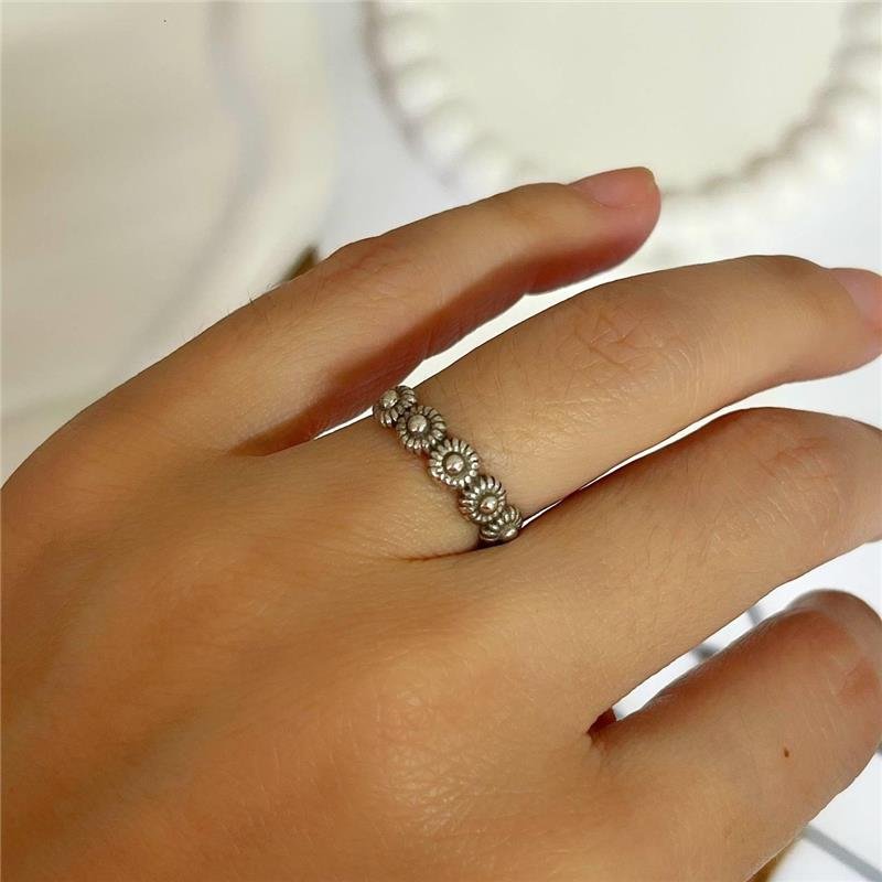 ANEL PRATA 925 5 FLORZINHAS EM CIMA