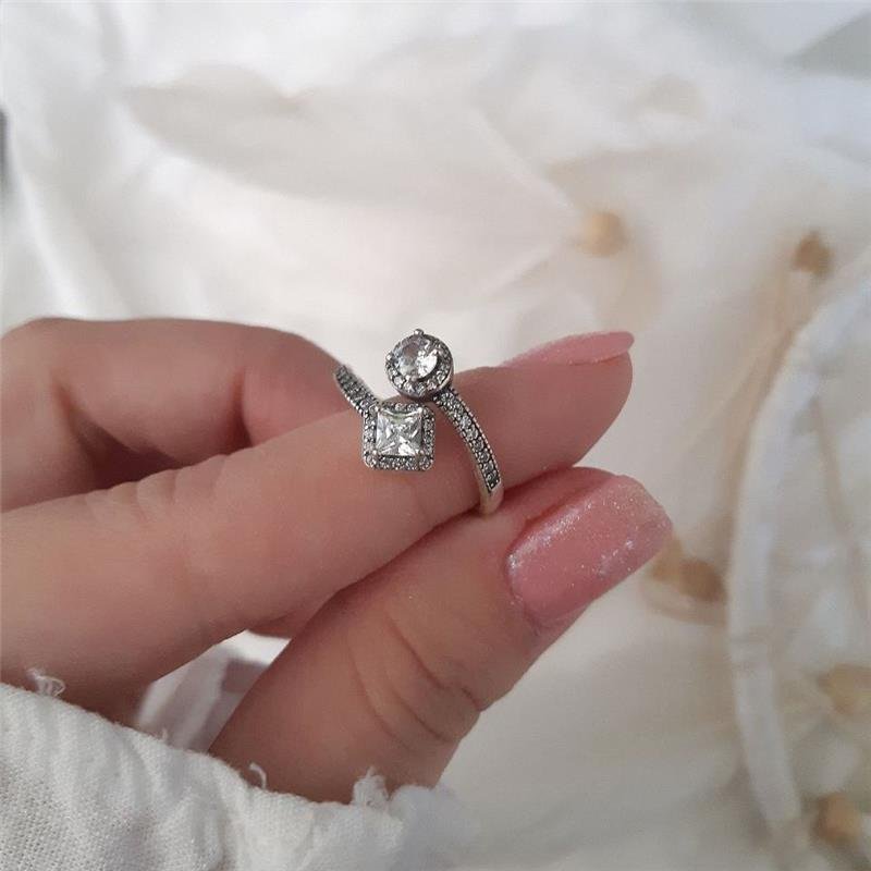 ANEL PRATA 925 ABERTO CRAVEJADO COM ZIRCÔNIAS 