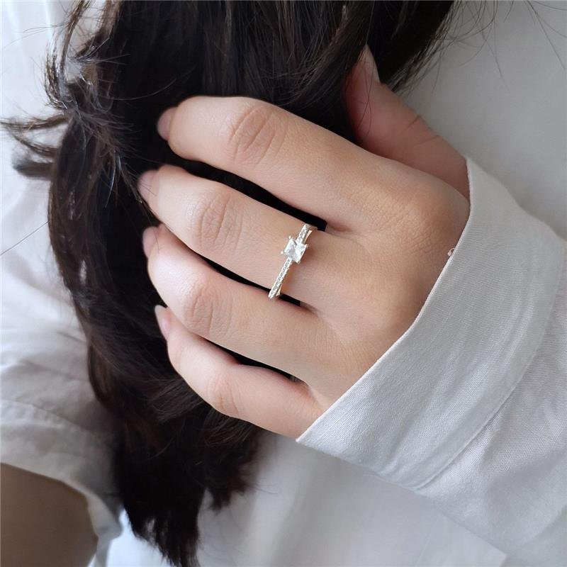 ANEL PRATA 925 ALIANCINHA BASE RETA ZIRCONIA QUADRADA