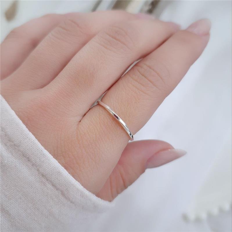 ANEL PRATA 925 ALIANCINHA TORCIDA LISA