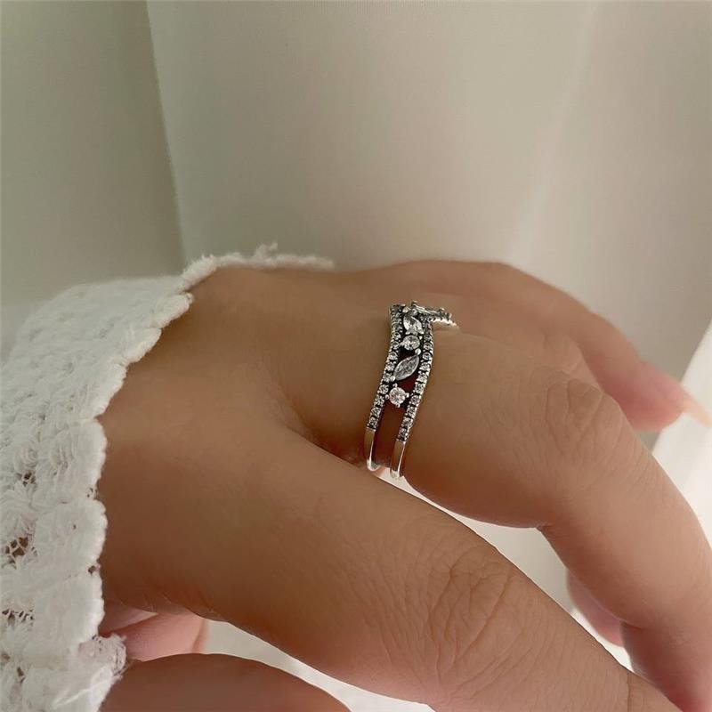 ANEL PRATA 925 BICO DUPLO CRAVEJADO