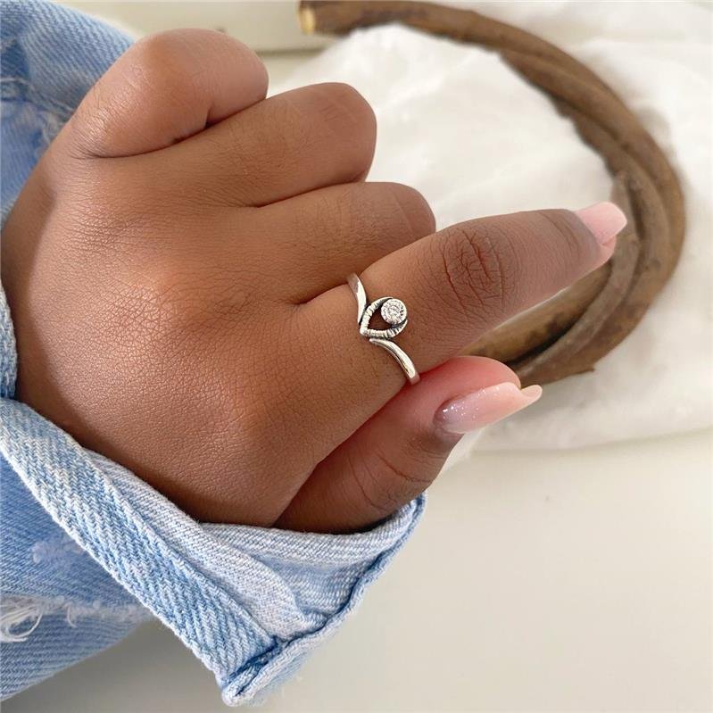 ANEL PRATA 925 BICO GOTA COM PEDRA