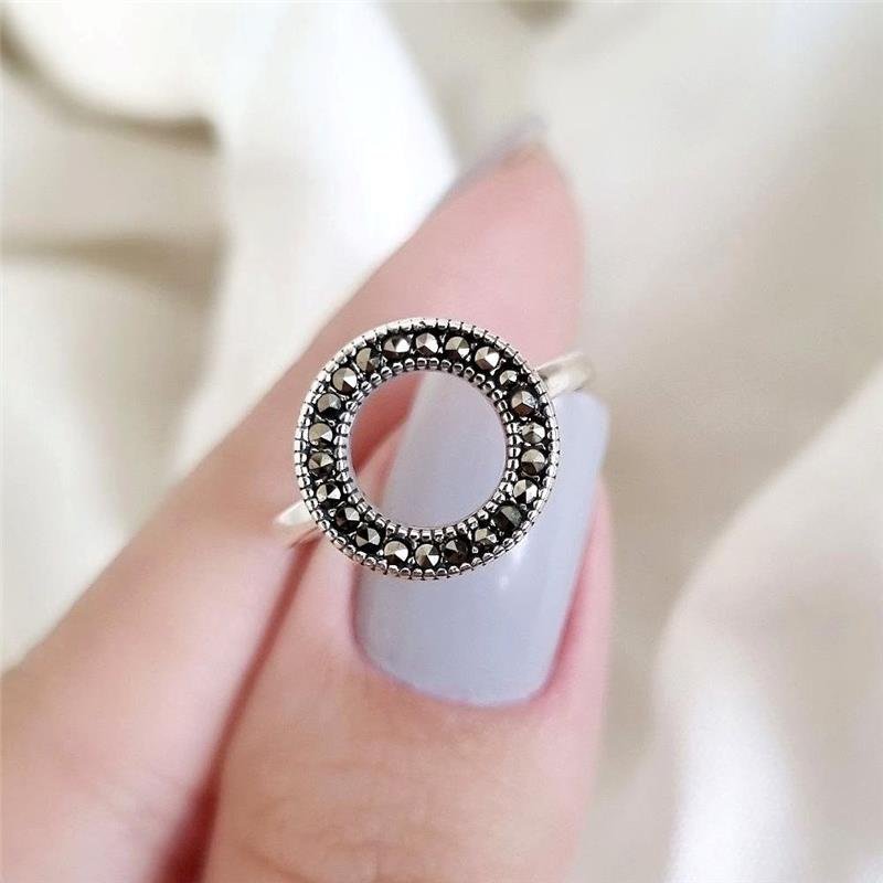 ANEL PRATA 925 CÍRCULO CRAVEJADO CORAÇÕES VAZADOS