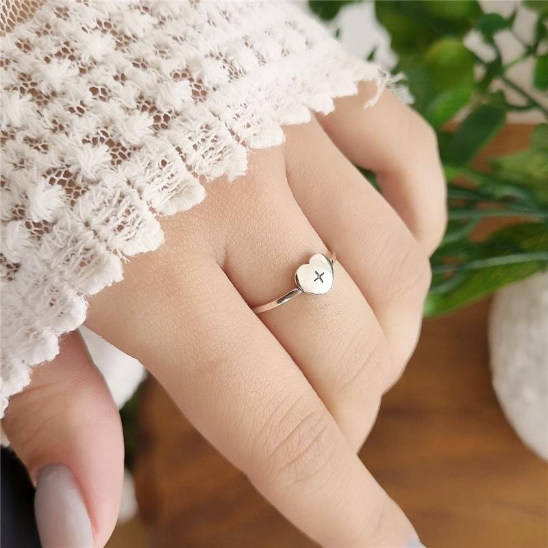 ANEL PRATA 925 CORAÇÃO COM CRUZ NO CENTRO