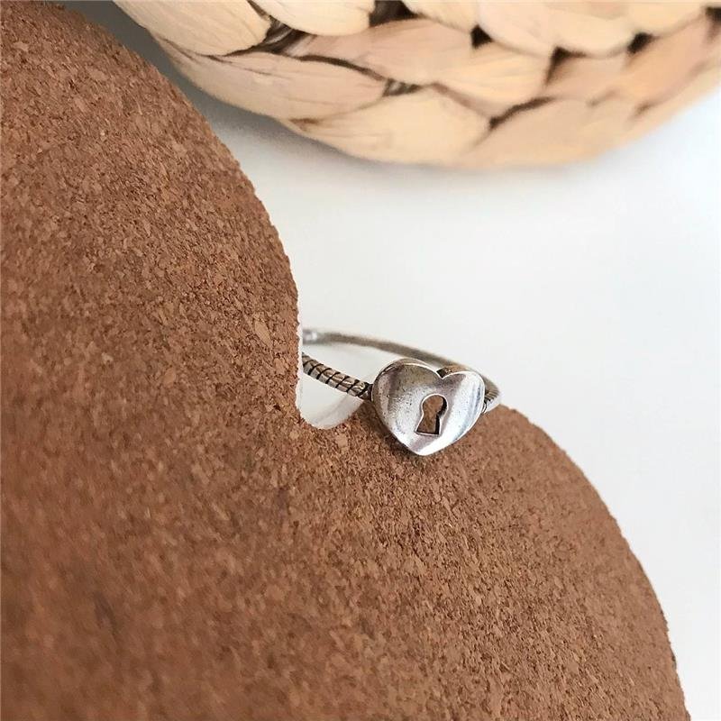 ANEL PRATA 925 CORAÇÃO FECHADURA