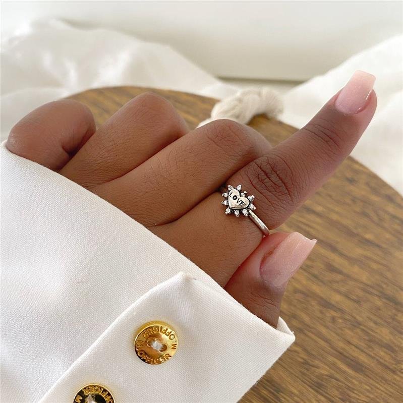 ANEL PRATA 925 CORAÇÃO LOVE DETALHE PEDRAS