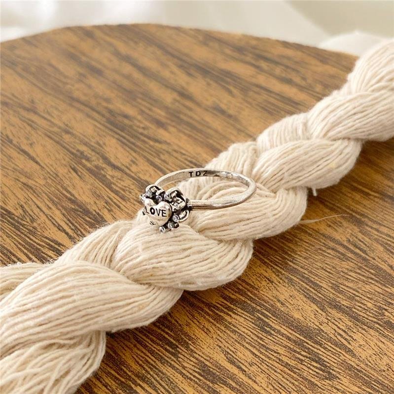 ANEL PRATA 925 CORAÇÃO LOVE DETALHE PEDRAS