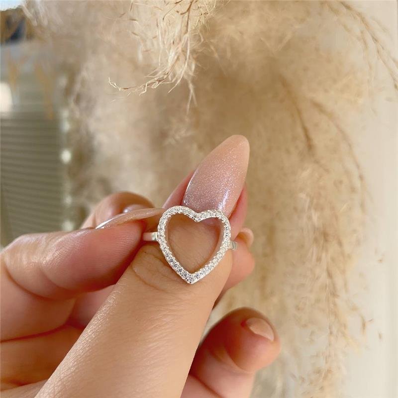 ANEL PRATA 925 CORAÇÃO VAZADO COM PEDRA