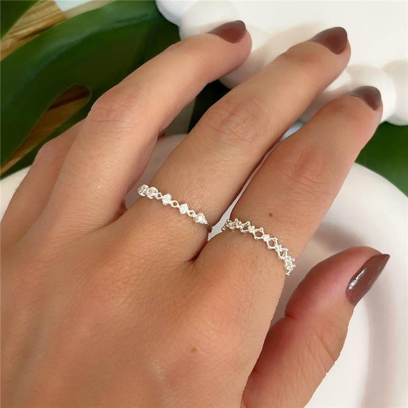ANEL PRATA 925 FINO COM DETALHES ENTRE ZIRCÔNIAS
