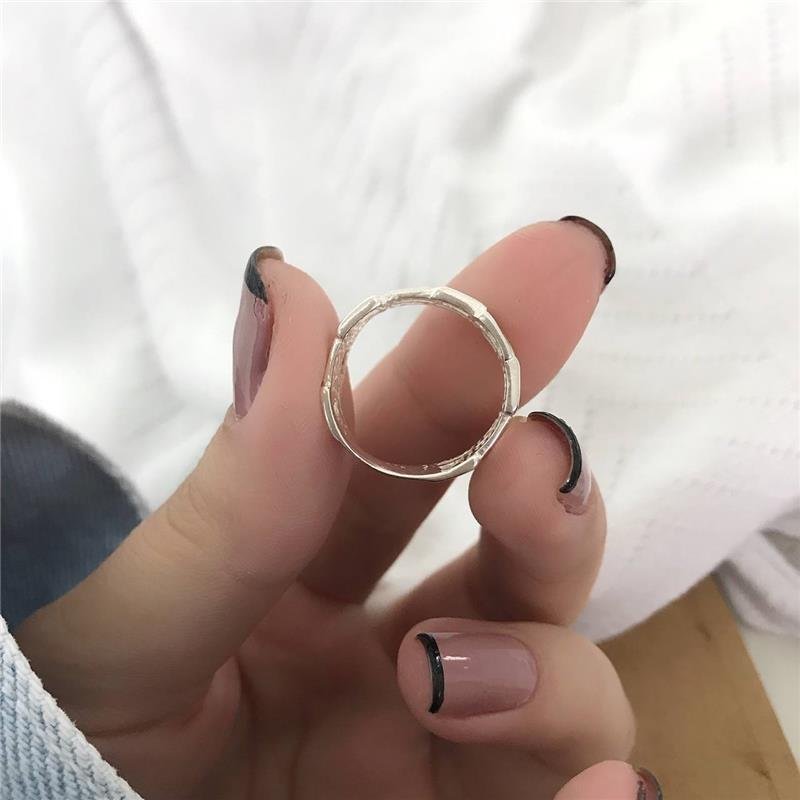 ANEL PRATA 925 GEOMÉTRICO QUADRADOS VAZADOS