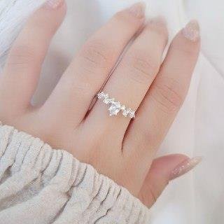 ANEL PRATA 925 GOTA ZIRCÔNIA DETALHES ZIRCÔNIAS LATERAIS