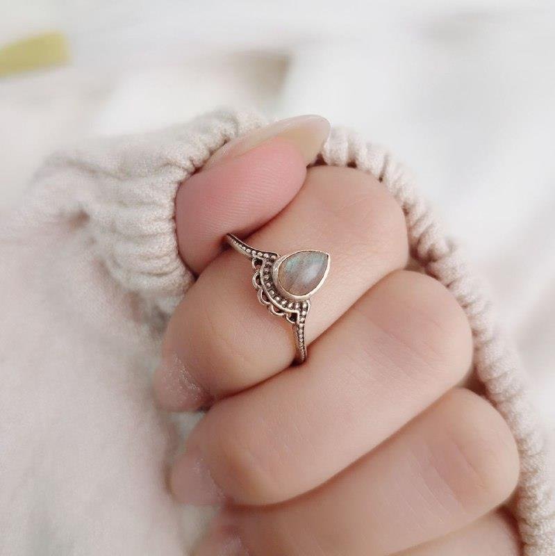 ANEL PRATA 925 LEQUE PEDRA NATURAL GOTA