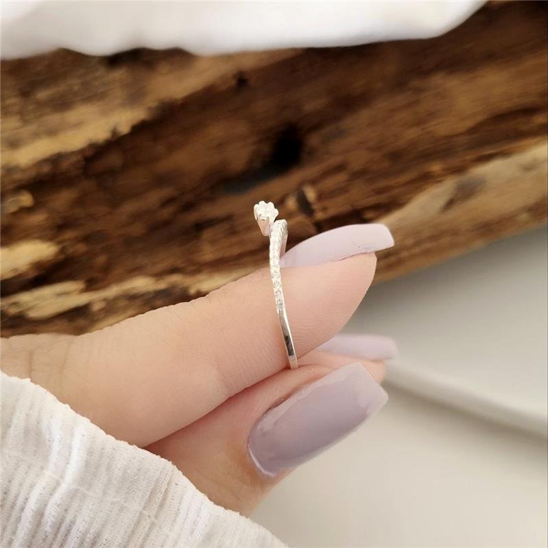 ANEL PRATA 925 LINHA CRAVEJADA E RAMO SOLITÁRIO