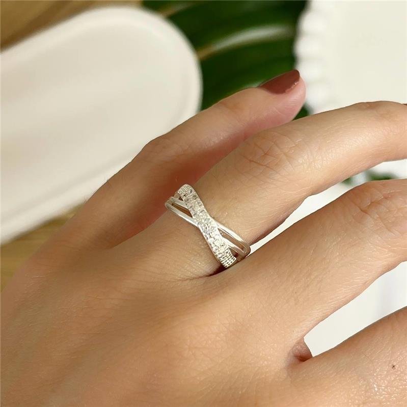 ANEL PRATA 925 LINHAS CRUZADAS CRAVEJADA MICROZIRCÔNIAS