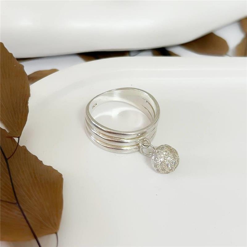 ANEL PRATA 925 LINHAS SEPARADAS BOLINHA CRAVEJADA PENDURADA