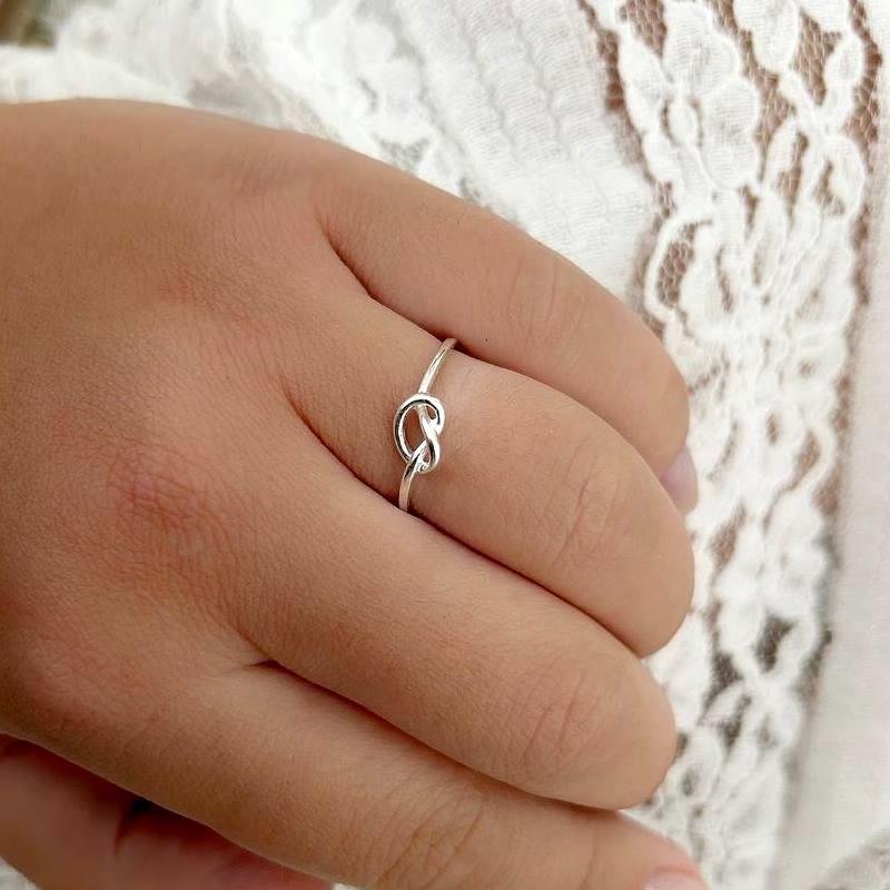 ANEL PRATA 925 LISO NÓ DE AMOR