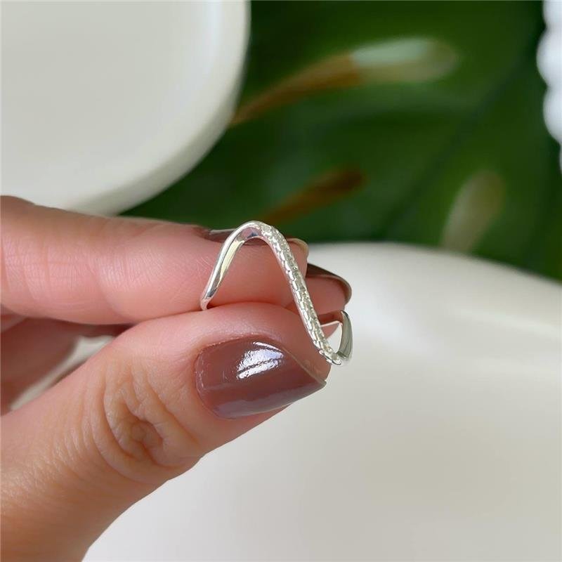 ANEL PRATA 925 MINIMALISTA ONDA MICROZIRCÔNIAS CRAVEJADAS