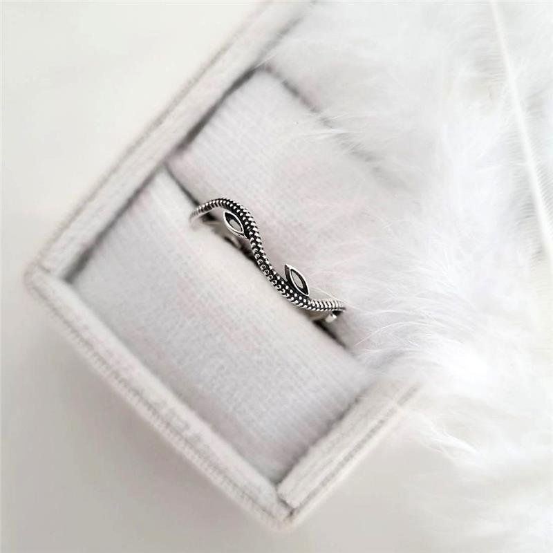 ANEL PRATA 925 ONDULADO COM FOLHAS