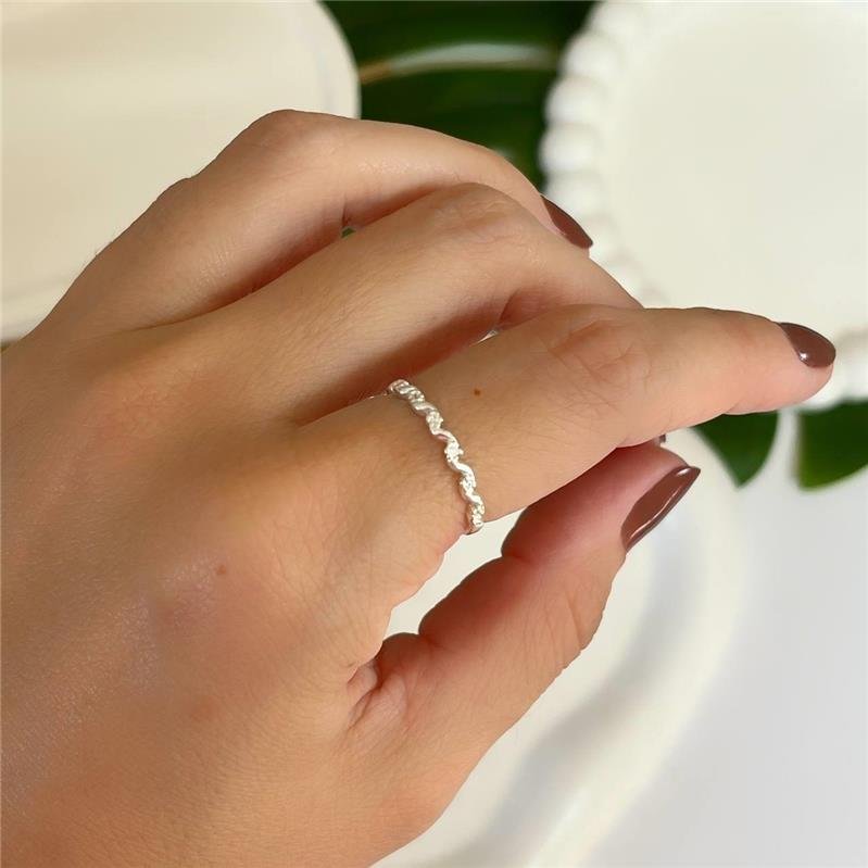 ANEL PRATA 925 ONDULADO MICROZIRCÔNIAS CRAVEJADAS
