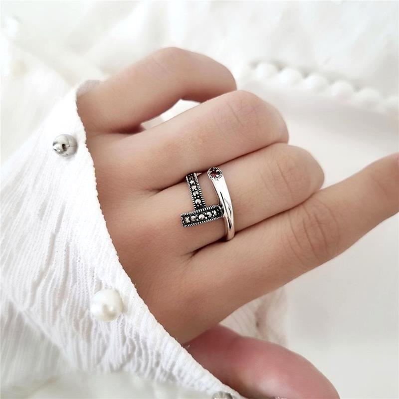 ANEL PRATA 925 PREGO CRAVEJADO PONTA VERMELHA