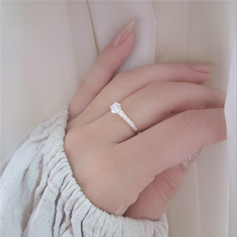 ANEL PRATA 925 SOLITÁRIO 4 MM MICRO ZIRCÔNIAS LATERAIS