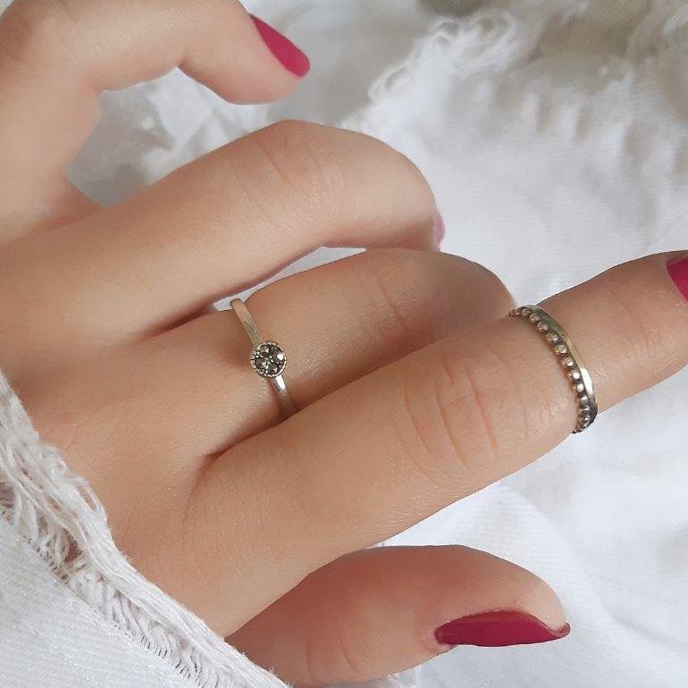 ANEL PRATA 925 SOLITÁRIO CHUVEIRINHO PEQUENO MARCASSITAS