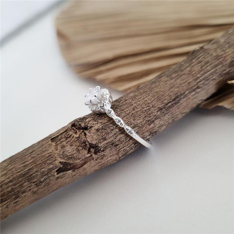 ANEL PRATA 925 SOLITÁRIO CÍRCULO CRAVEJADO E LATERAIS