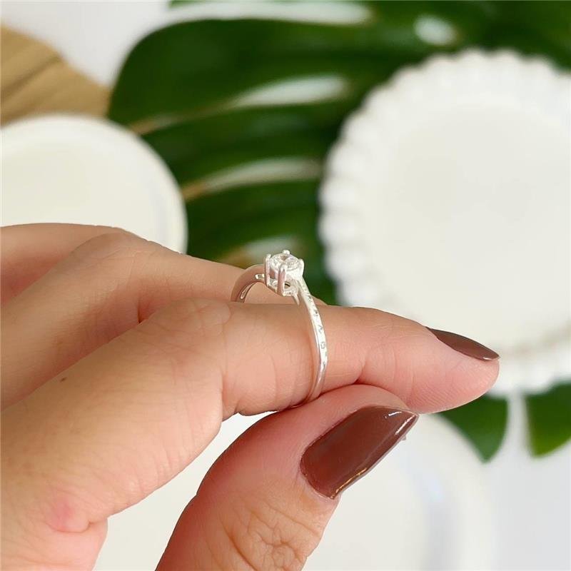 ANEL PRATA 925 SOLITÁRIO COM ZIRCÔNIA E MICROZIRCÔNIAS CRAVEJADAS 