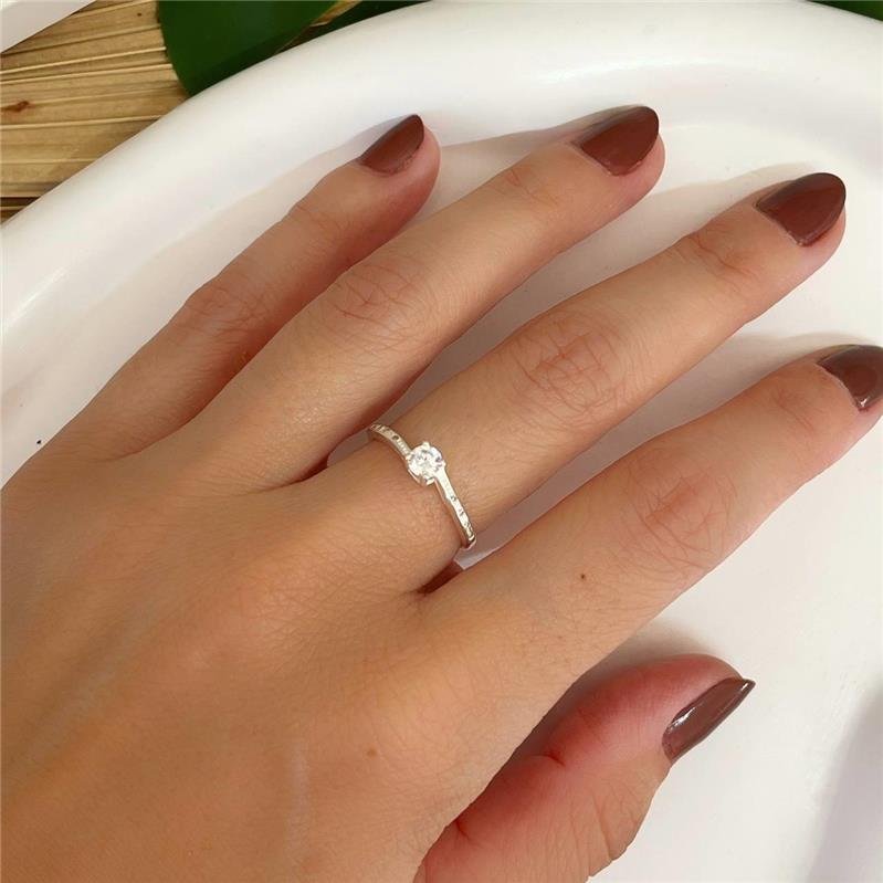 ANEL PRATA 925 SOLITÁRIO COM ZIRCÔNIA E MICROZIRCÔNIAS CRAVEJADAS 