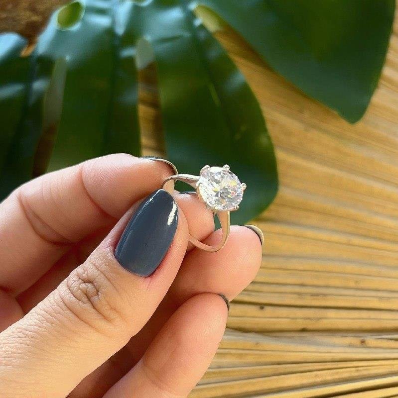 ANEL PRATA 925 SOLITÁRIO COM ZIRCÔNIA GRANDE ARO LISO