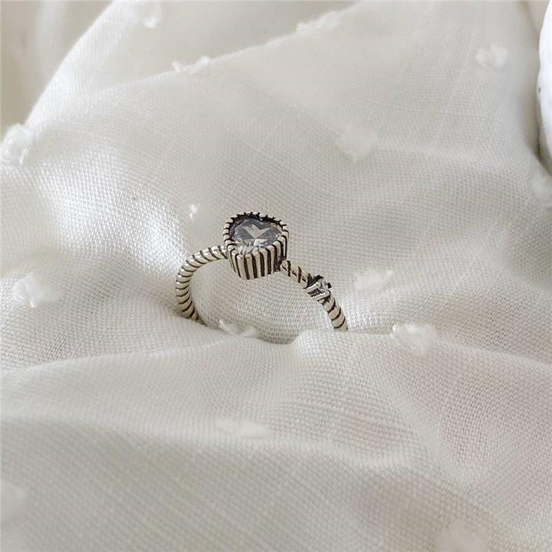 ANEL PRATA 925 CORAÇÃO ALTO PEDRA LATERAL