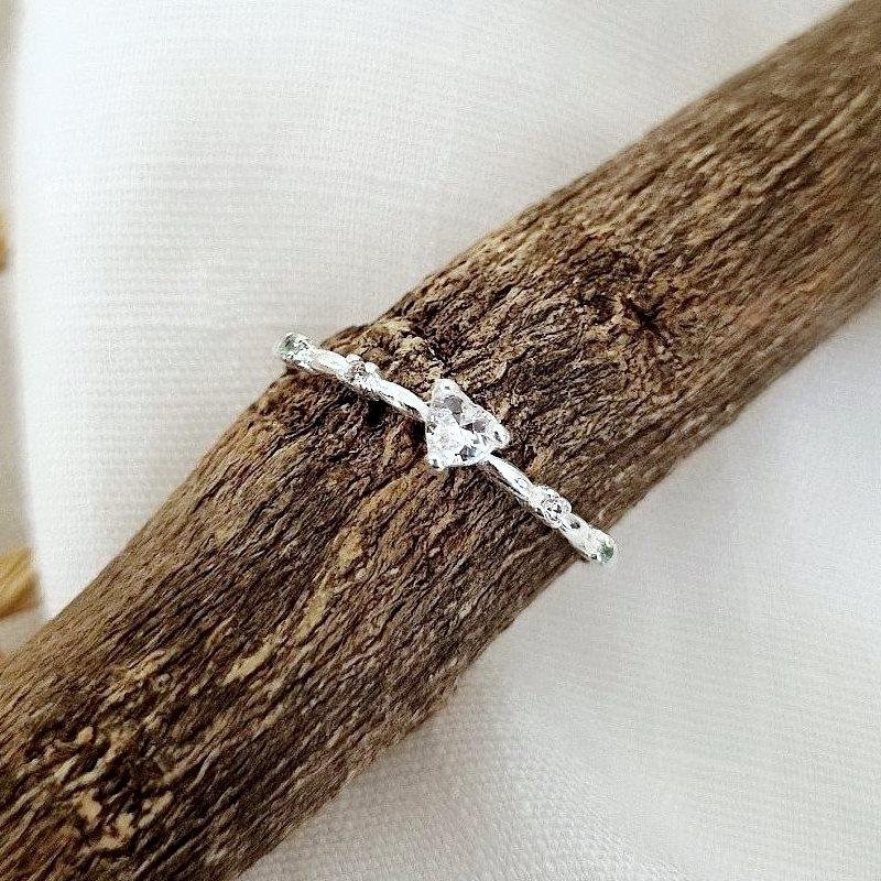 ANEL PRATA 925 SOLITÁRIO CORAÇÃO PEDRAS COLORIDAS LATERAIS