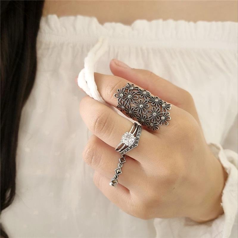 ANEL PRATA 925 SOLITÁRIO INFINITO COM BICO CRAVEJADO