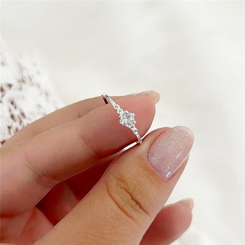 ANEL PRATA 925 SOLITÁRIO LATERAIS CRAVEJADA