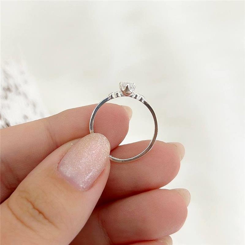 ANEL PRATA 925 SOLITÁRIO LATERAIS CRAVEJADA