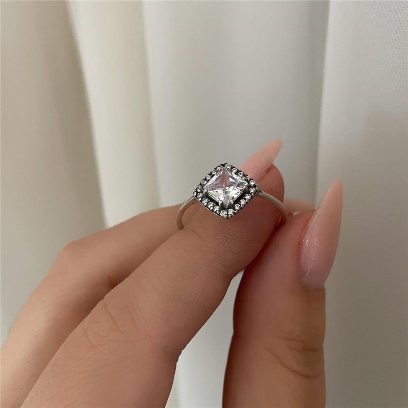ANEL PRATA 925 SOLITÁRIO LOSANGO ZIRCONIA