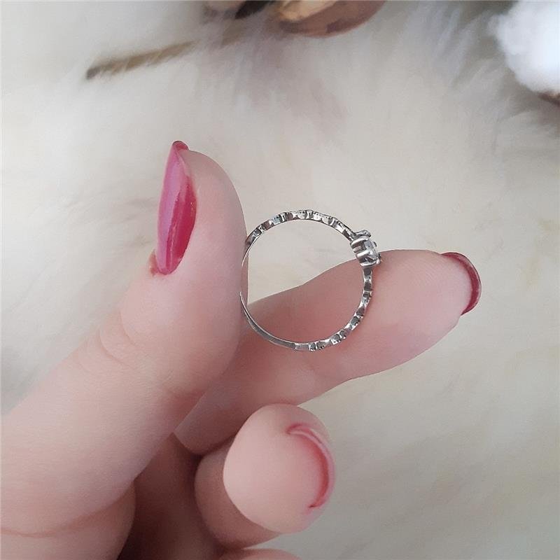 ANEL PRATA 925 SOLITÁRIO OVAL LATERAIS CRAVEJADA