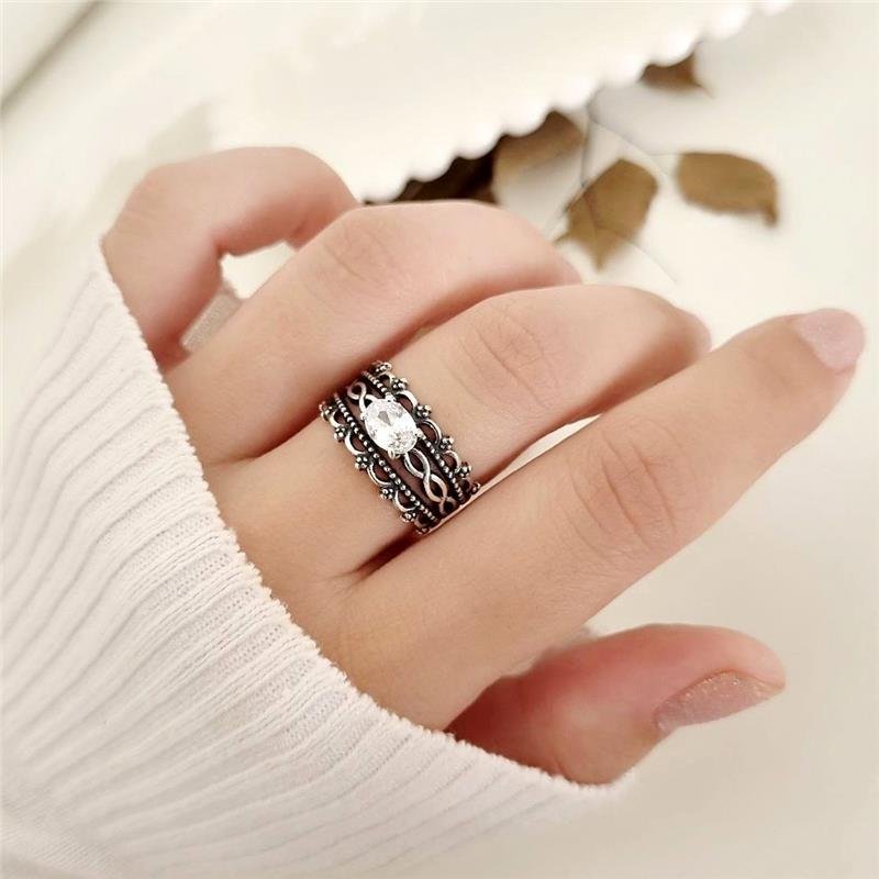 ANEL PRATA 925 SOLITÁRIO OVAL TRIPLO INFINITOS E ROCOCÓ