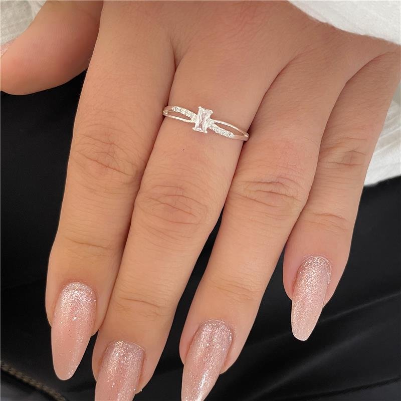 ANEL PRATA 925 SOLITÁRIO RETÂNGULO LINHAS ENTRELAÇADAS