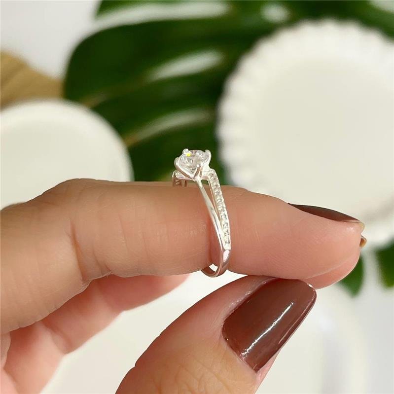 ANEL PRATA 925 SOLITÁRIO ZIRCÔNIA COM DETALHES LATERAIS