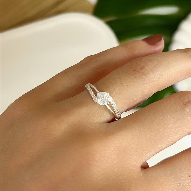 ANEL PRATA 925 SOLITÁRIO ZIRCÔNIA COM DETALHES LATERAIS