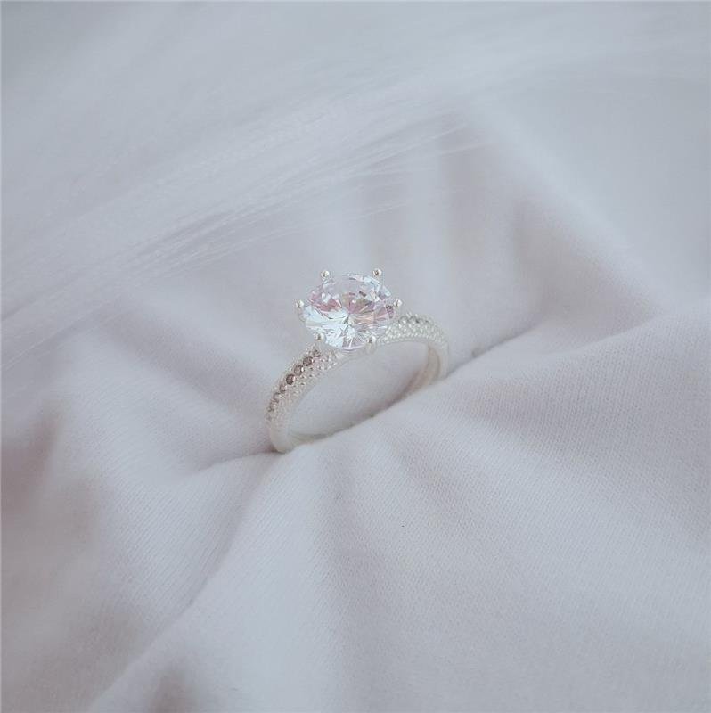 ANEL PRATA 925 SOLITÁRIO ZIRCÔNIAS LATERAIS