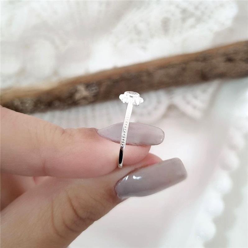 ANEL PRATA 925 SOLZINHO COM PEDRA