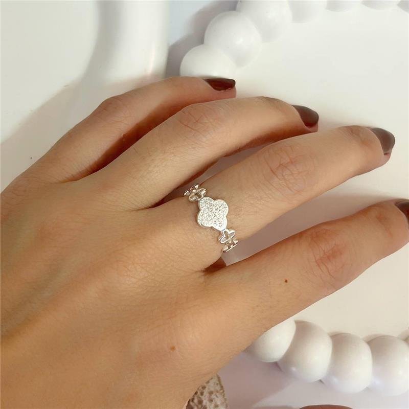 ANEL PRATA 925 TREVO CENTRAL COM MICROZIRCÔNIAS CRAVEJADAS E TREVOS VAZADOS