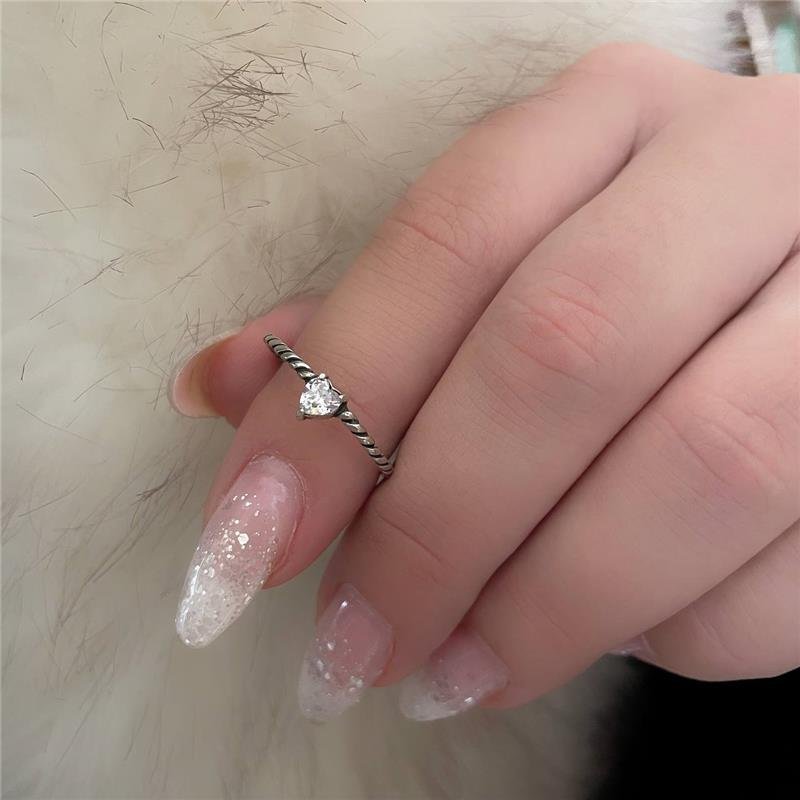 ANEL PRATA 925 SOLITÁRIO COM ZIRCÔNIA DE CORAÇÃO