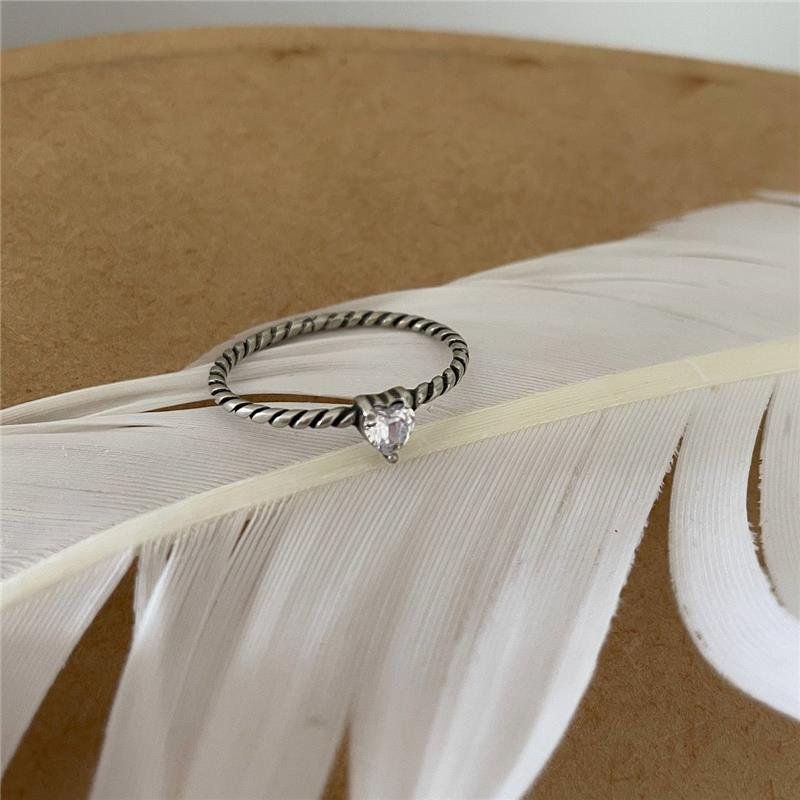 ANEL PRATA 925 SOLITÁRIO COM ZIRCÔNIA DE CORAÇÃO