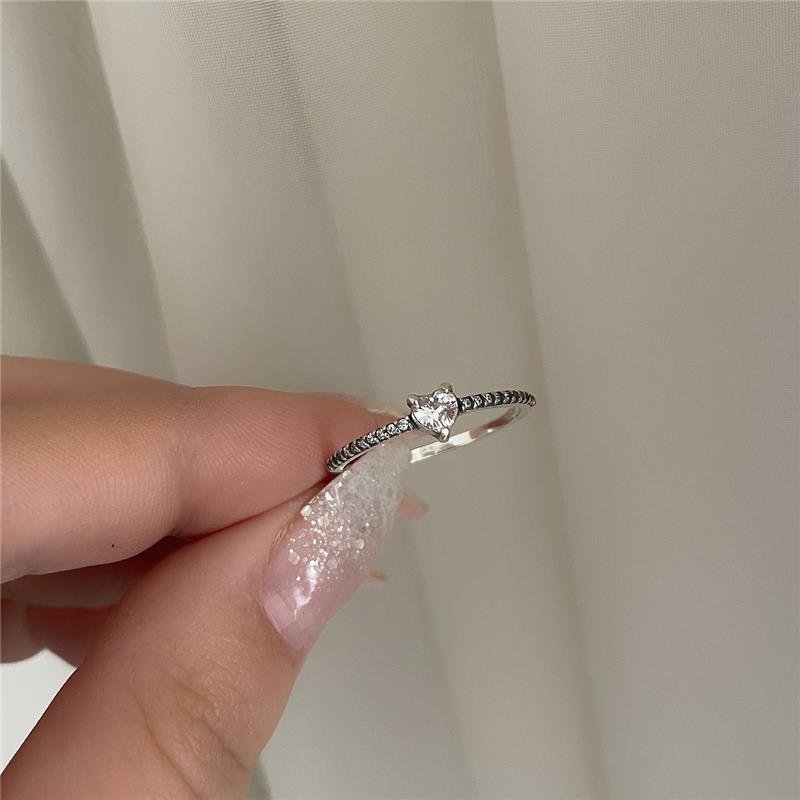 ANEL SOLITÁRIO CORAÇÃO CRAVEJADO COM ZIRCÔNIA