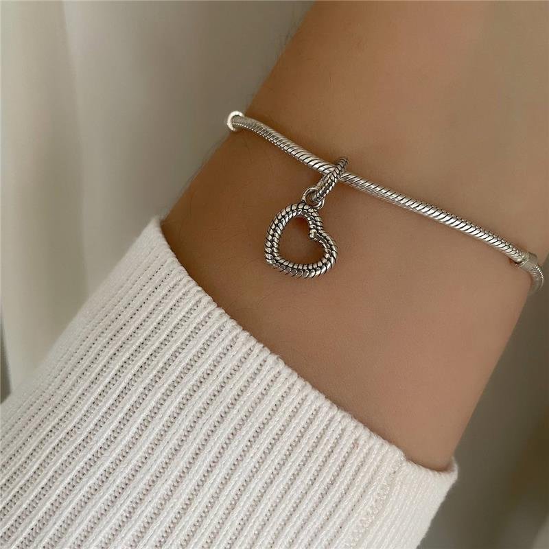 BERLOQUE CORAÇÃO PENDURADO TRABALHADO VAZADO