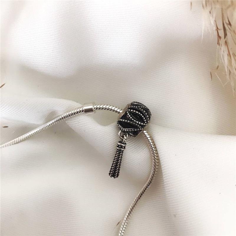 BERLOQUE PRATA 925 BOLA VAZADA COM FRANJA